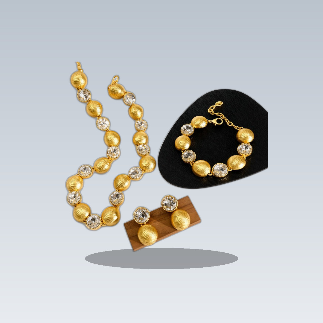 Luxury bold gold chain and earrings