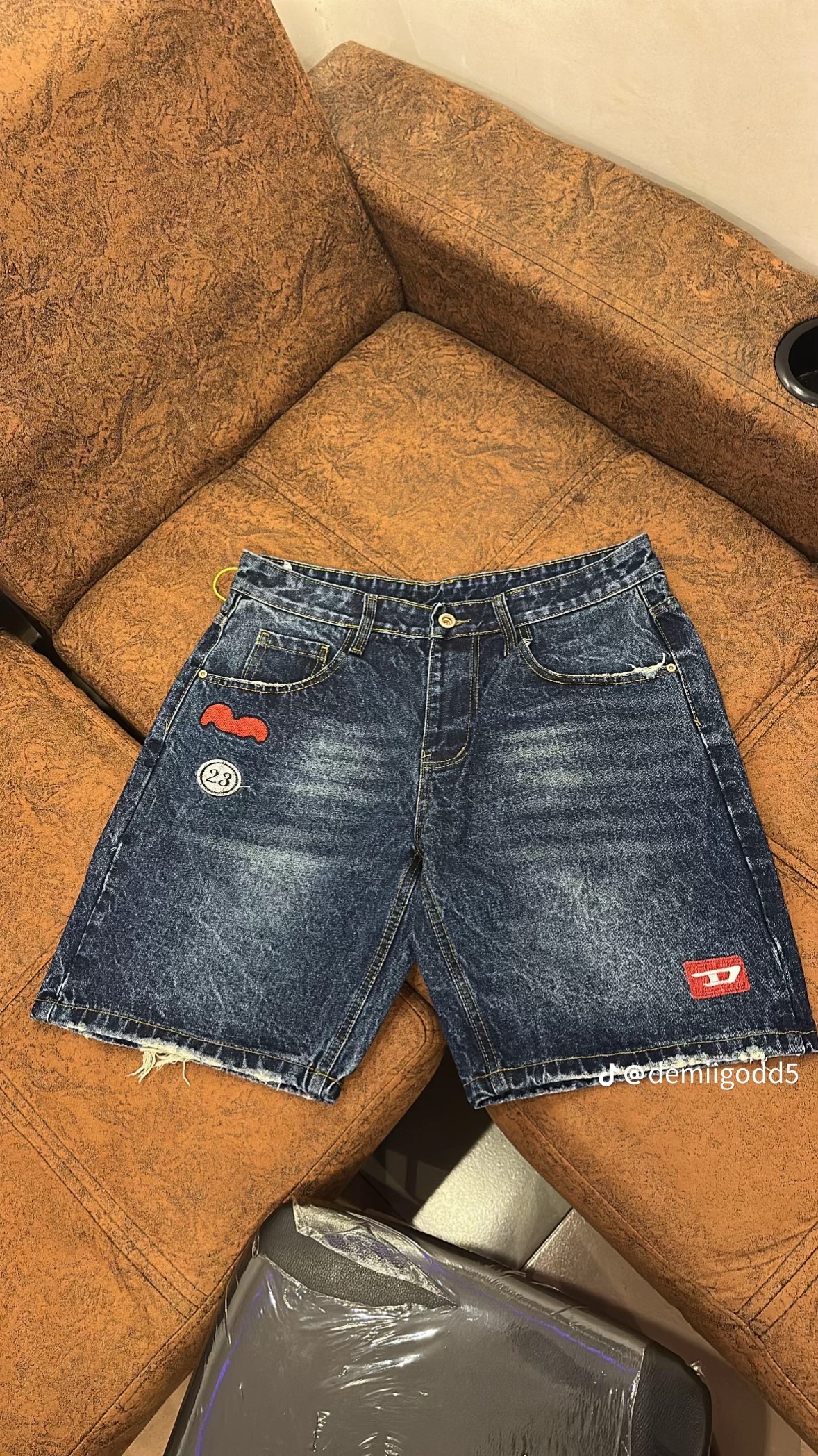 Short jeans