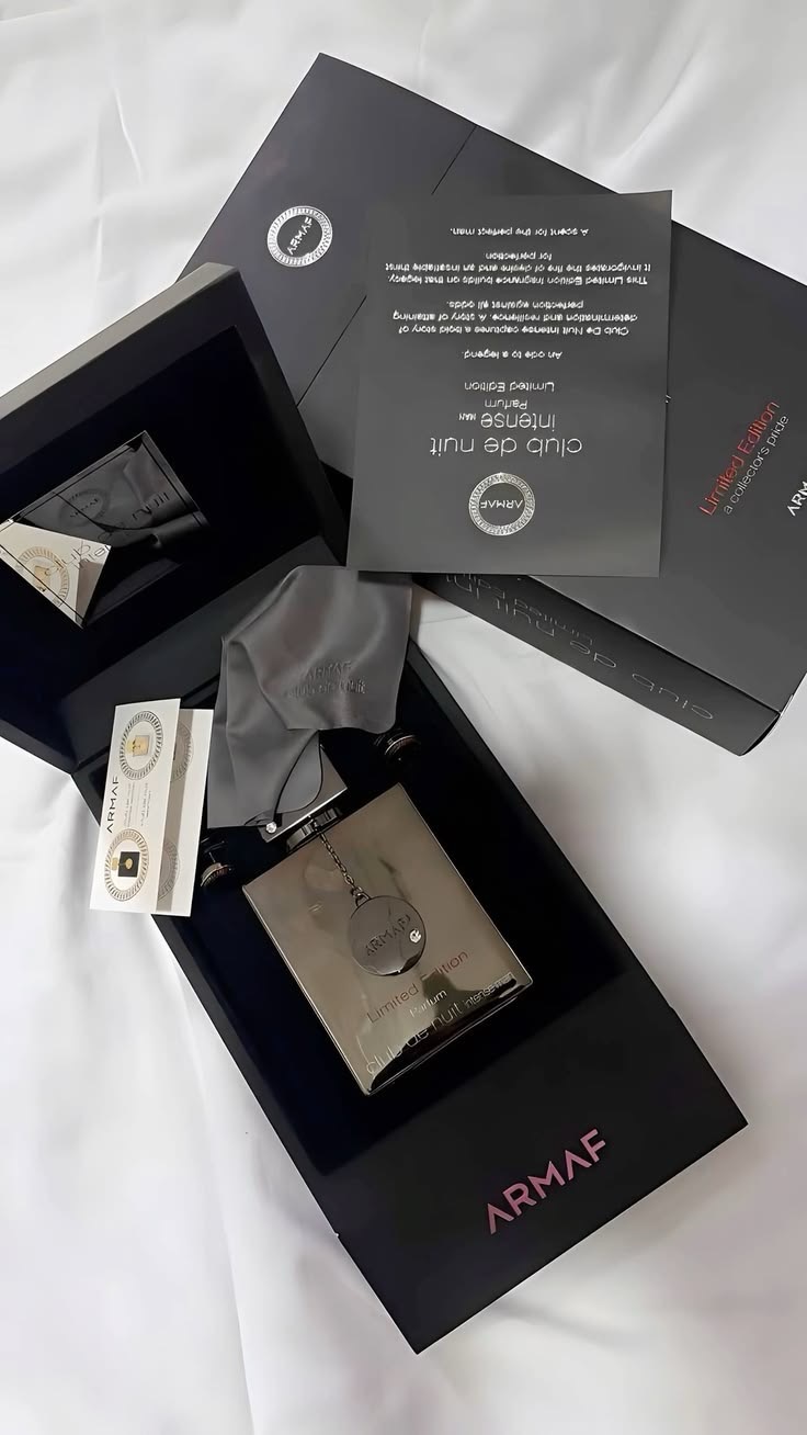 Club de nuit intense man perfume