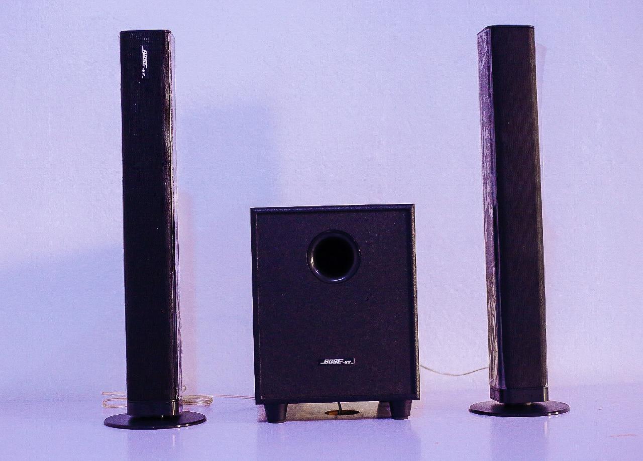 Bosest bar and woofer