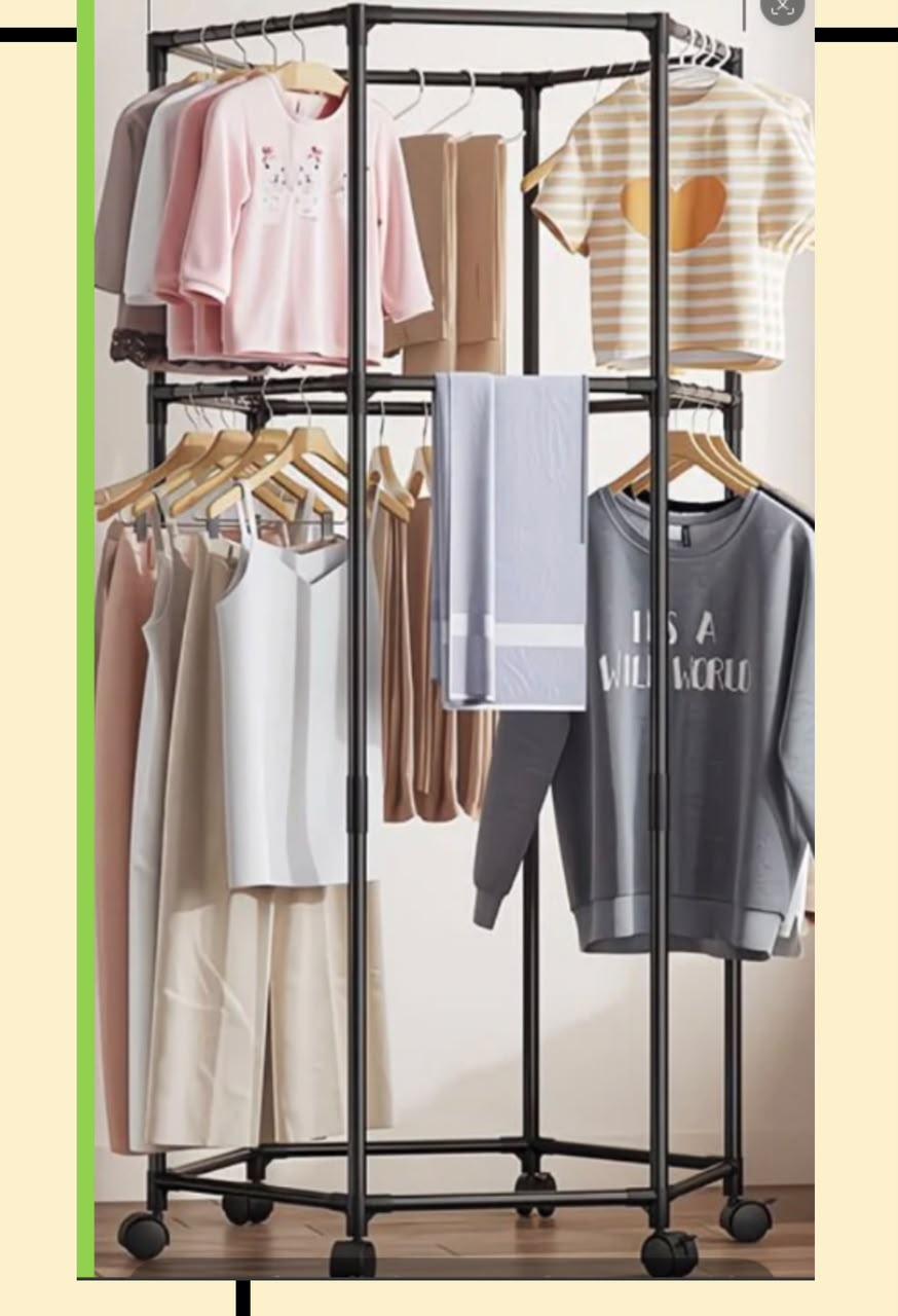 Rotatably clothshanging rack