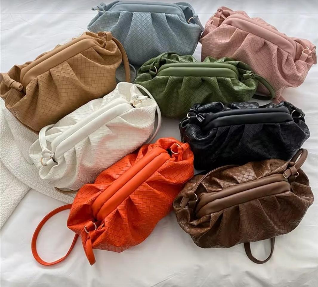 Quilted casual shoulder bag