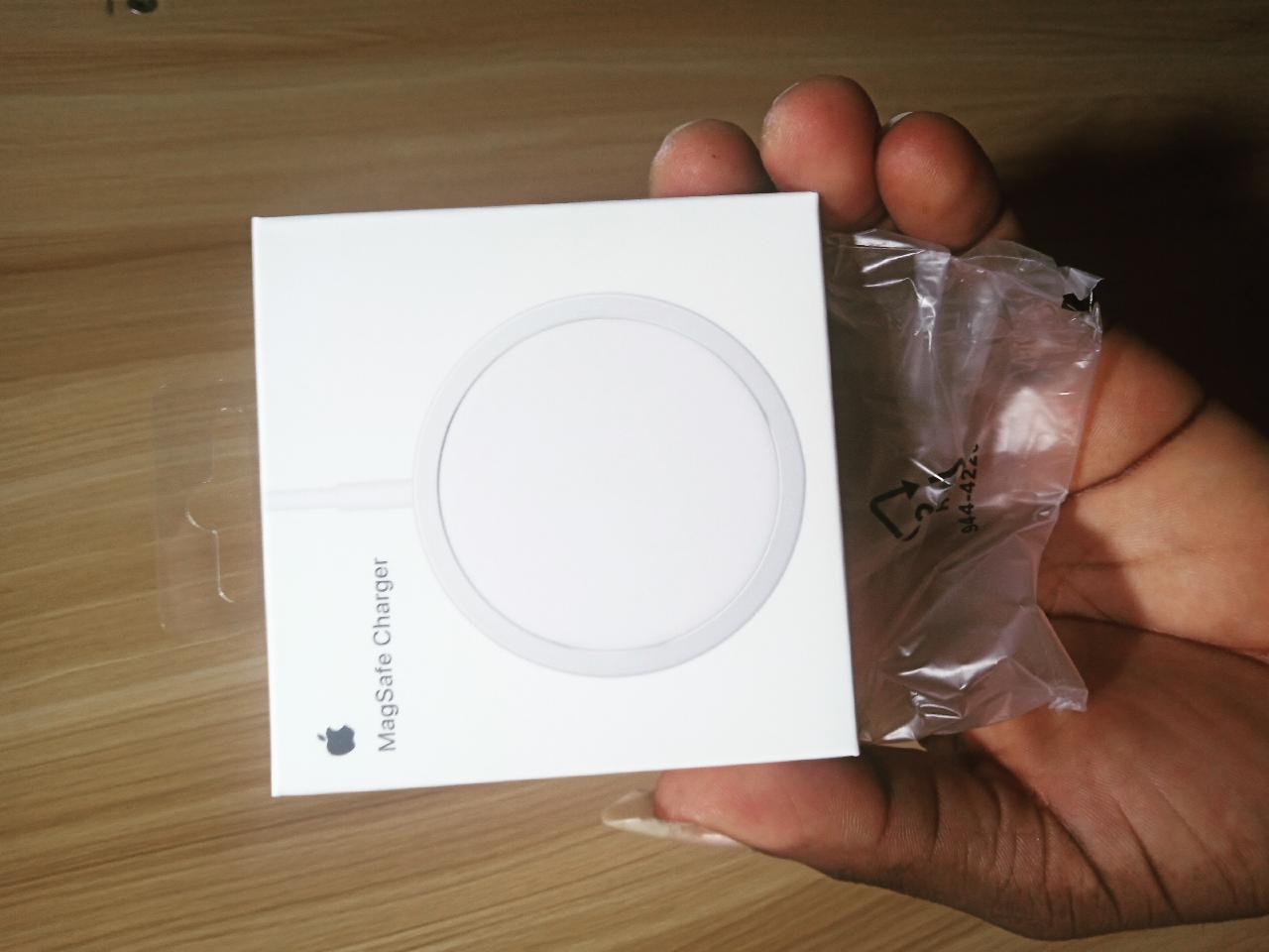 Magsafe wireless charger