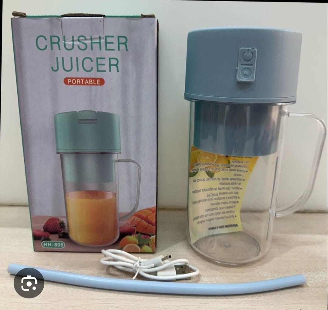 Mini cup juicer