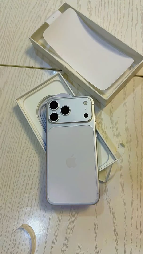Iphone 17pro max storage 512gbbattery 100% esim locked