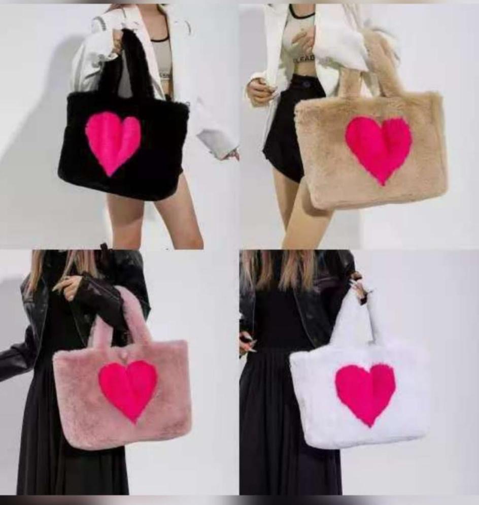 Fluffy heart plush tote bag