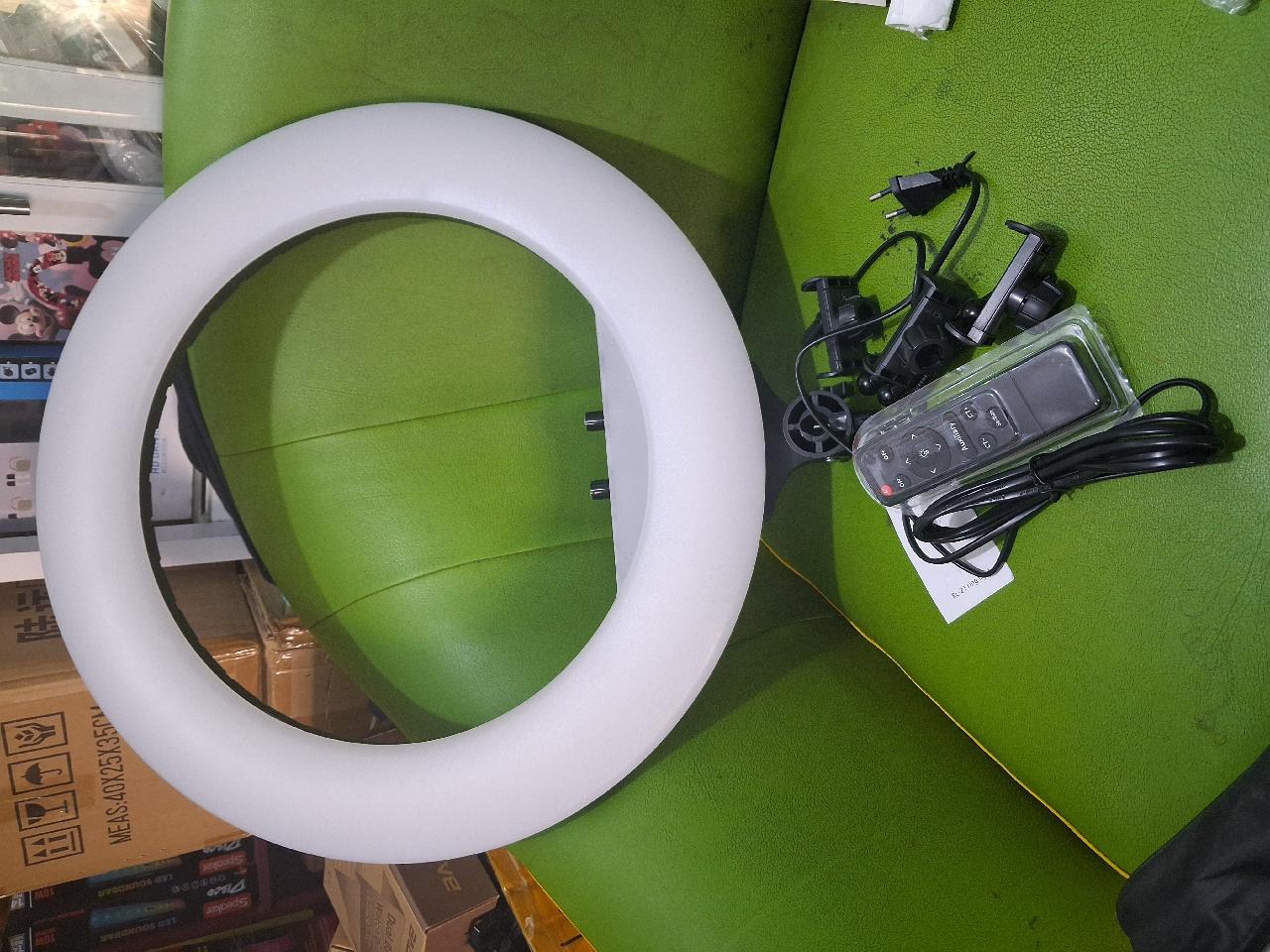 21inch rl ring led light with 3pcs smartphone holder