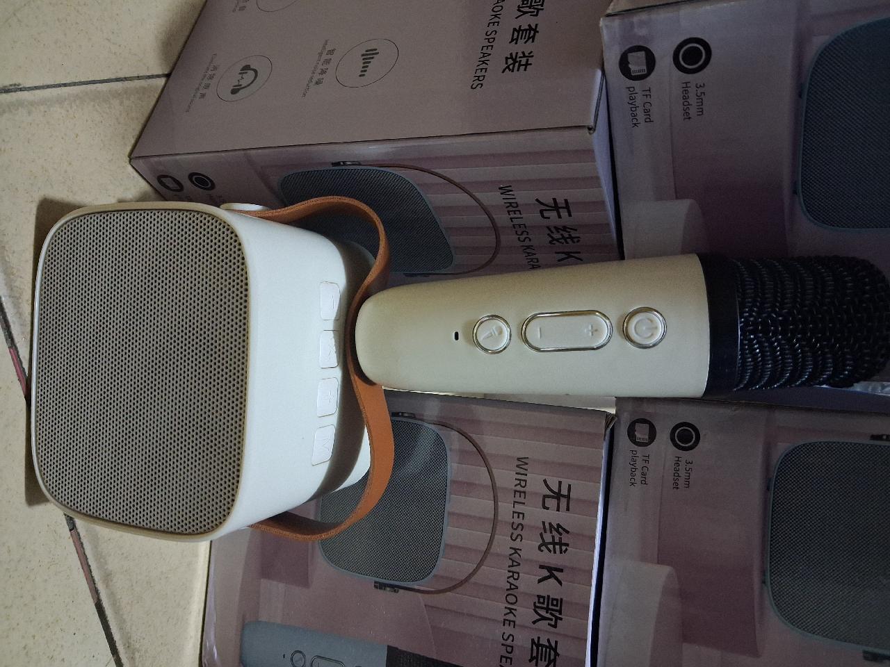 Kids mini portable bluetooth karaoke speaker 🔊 with wireless microphone