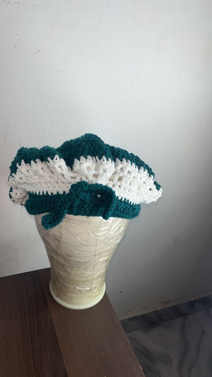 Gilys handmade crochet bonnet