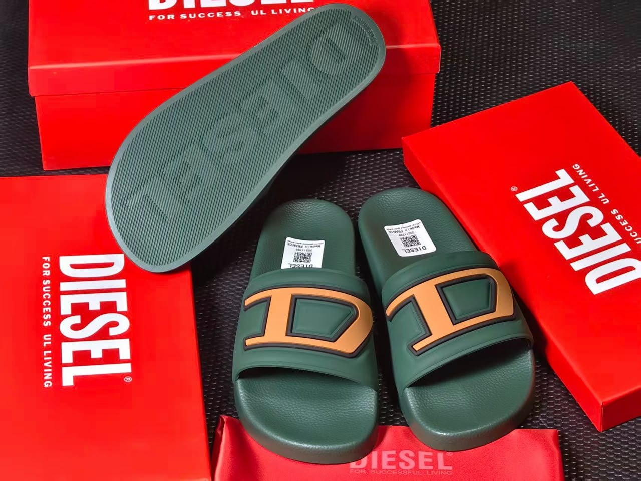 Diesel slides (black)