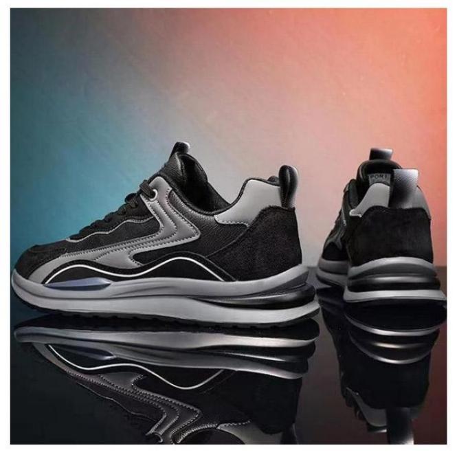 Stylish lightweight men’s sneakers – black casual shoes