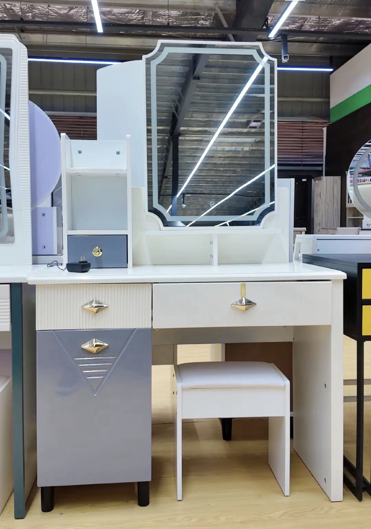 Modern dressing table with mirror & stool