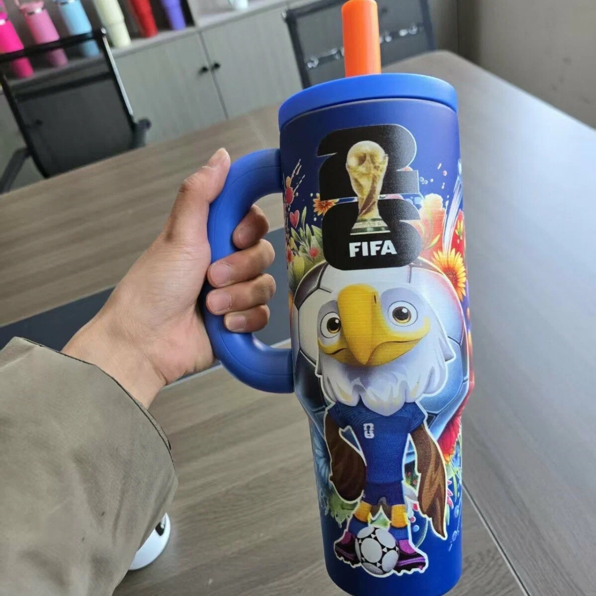 Fifa football tumbler with handle & str