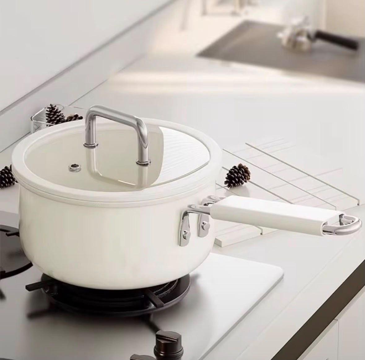 Ceramic non-stick pan