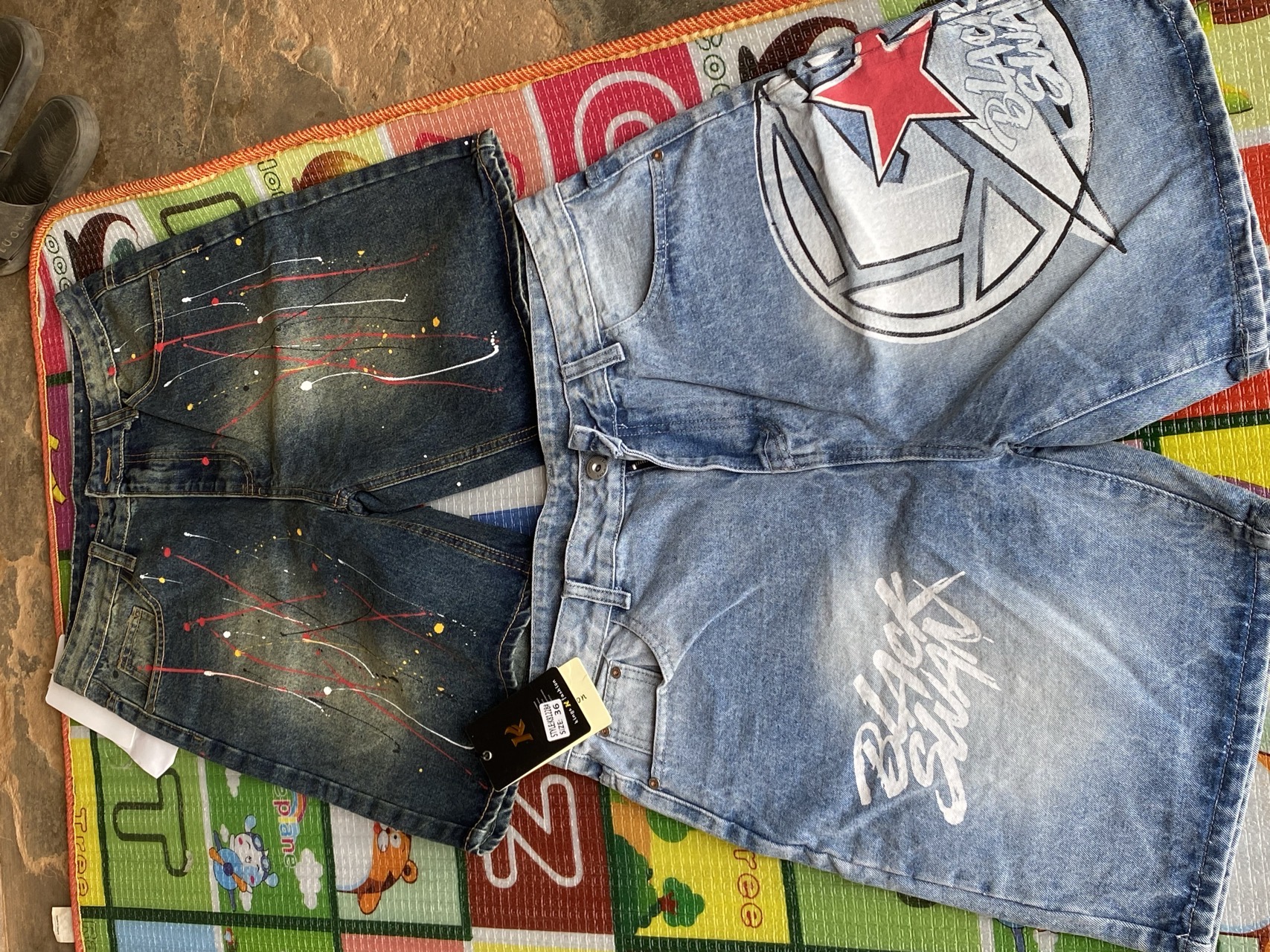 Shorts branded j