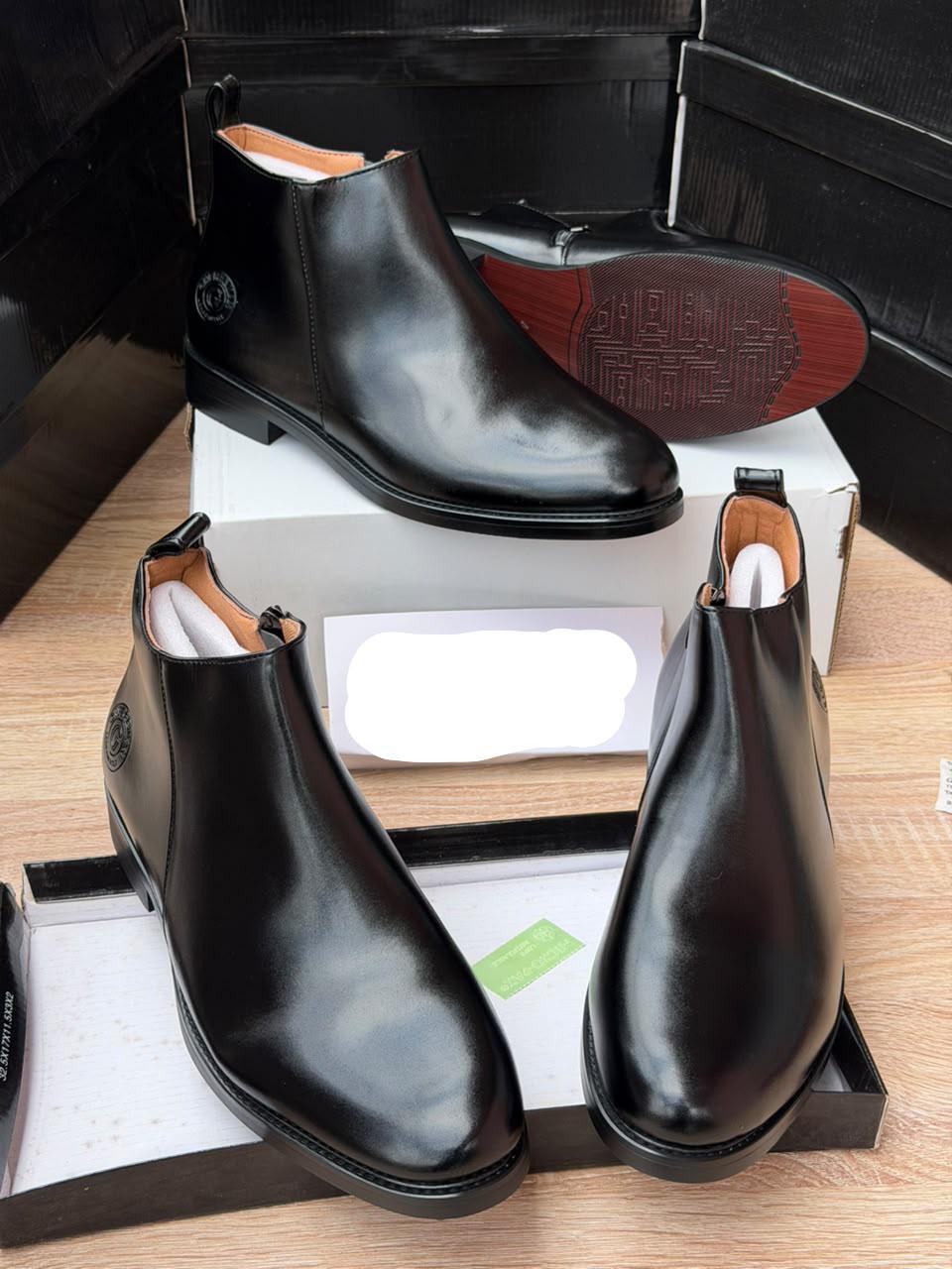 Chelsea boot leather