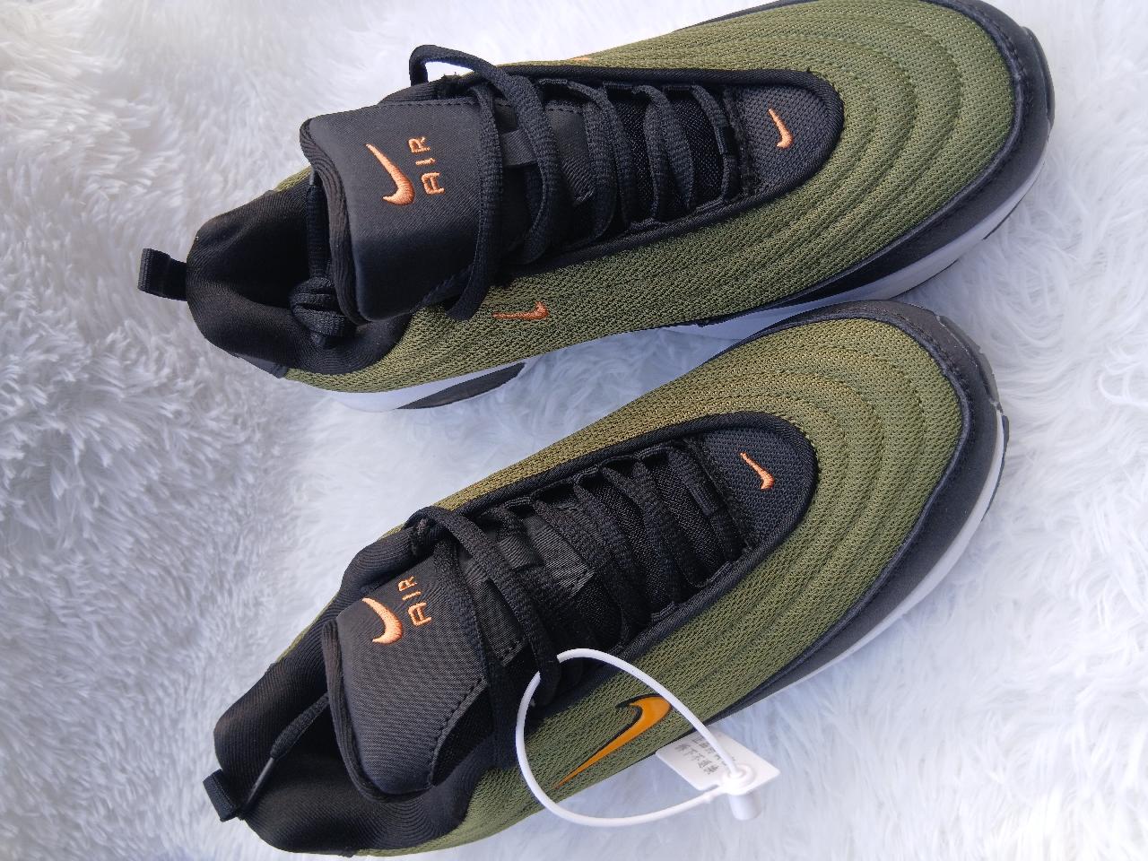 Olive green bubble sole sneakers - street comfort