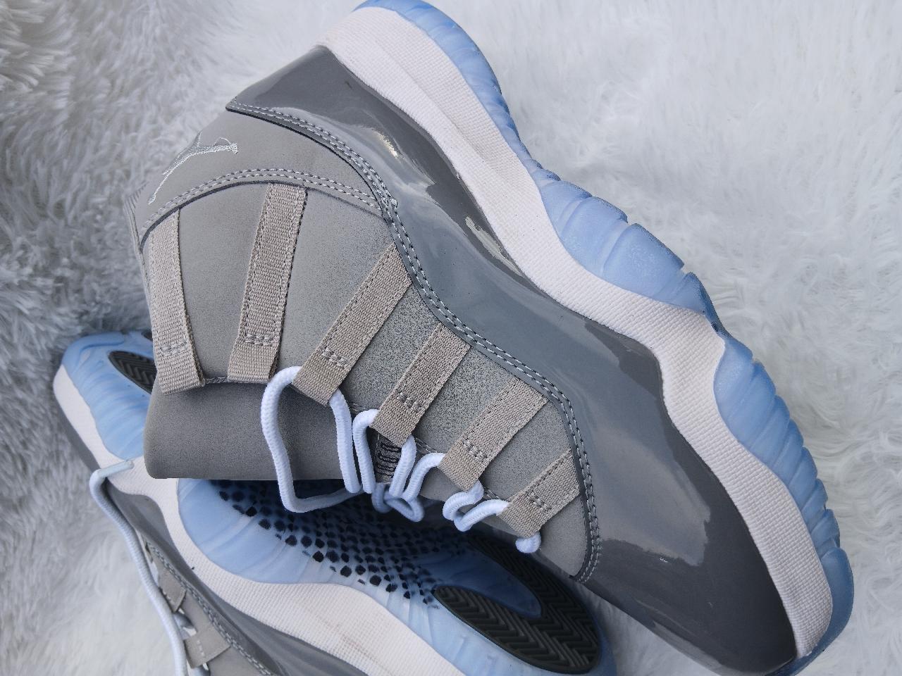 Hight-top retro sneakers