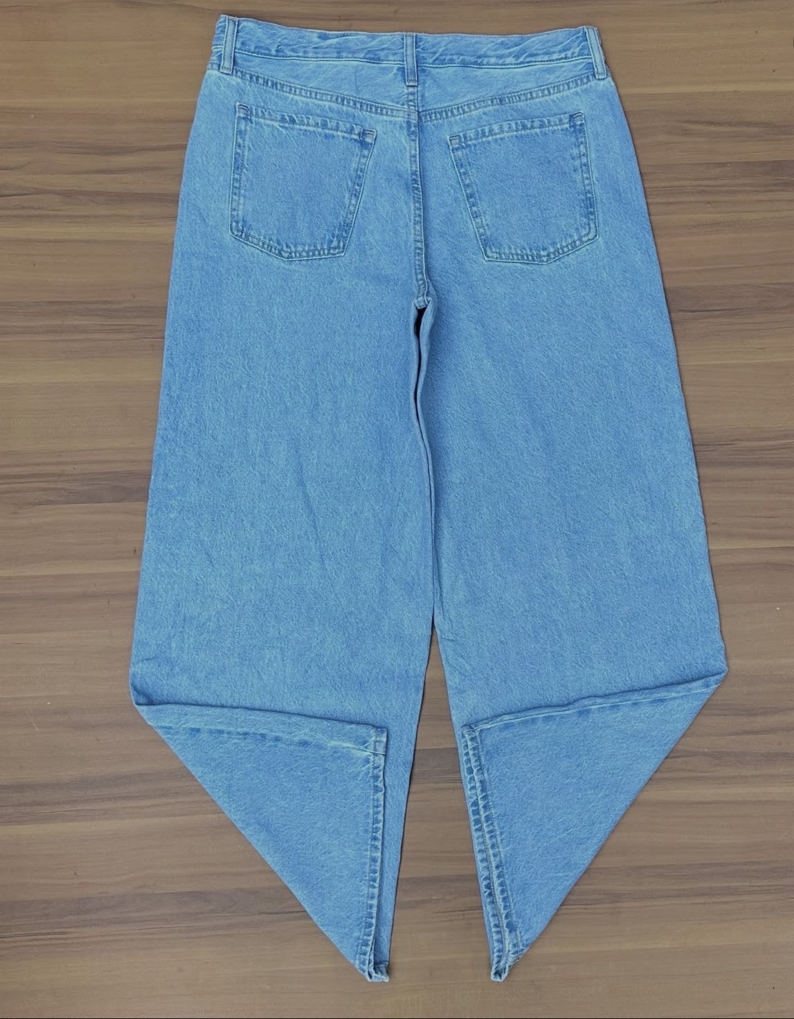 Men and women baggie jeans
