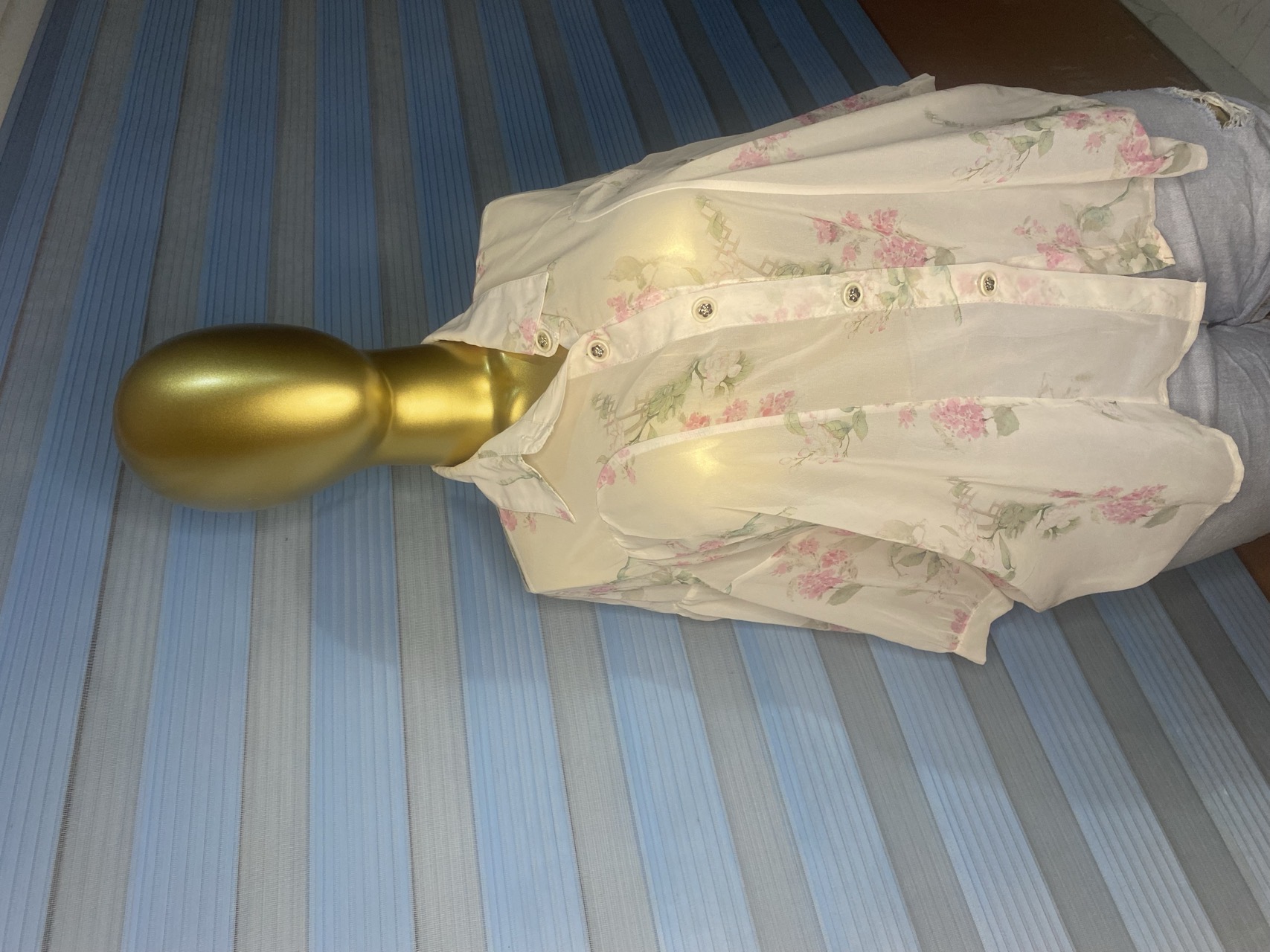 Thrift tops