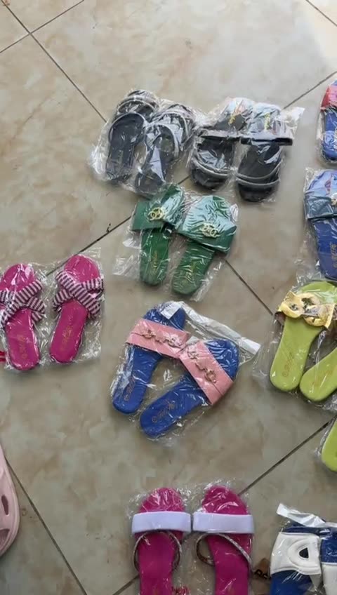 Female slippers