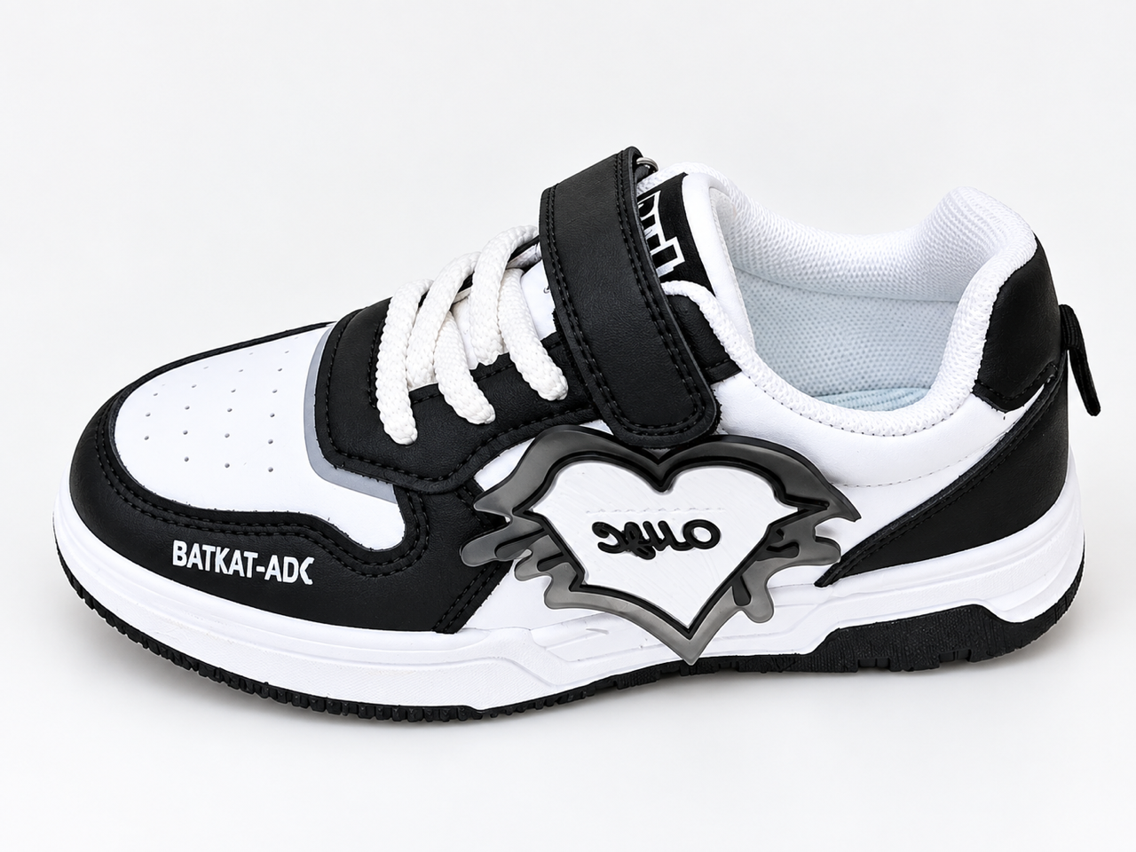 Kid sneakers