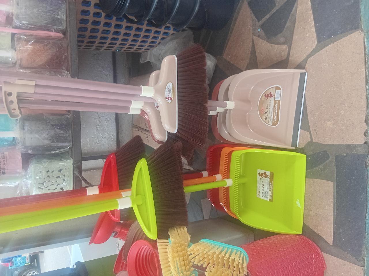 Dustpan n brush