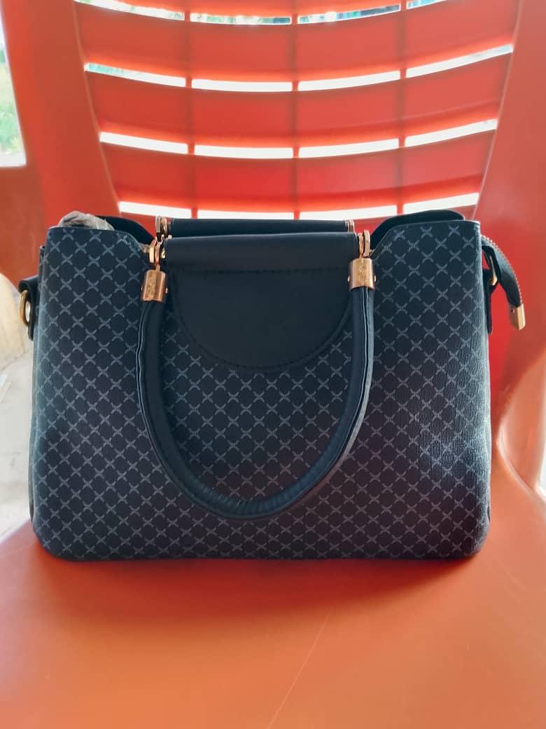 Ladies medium sized bag
