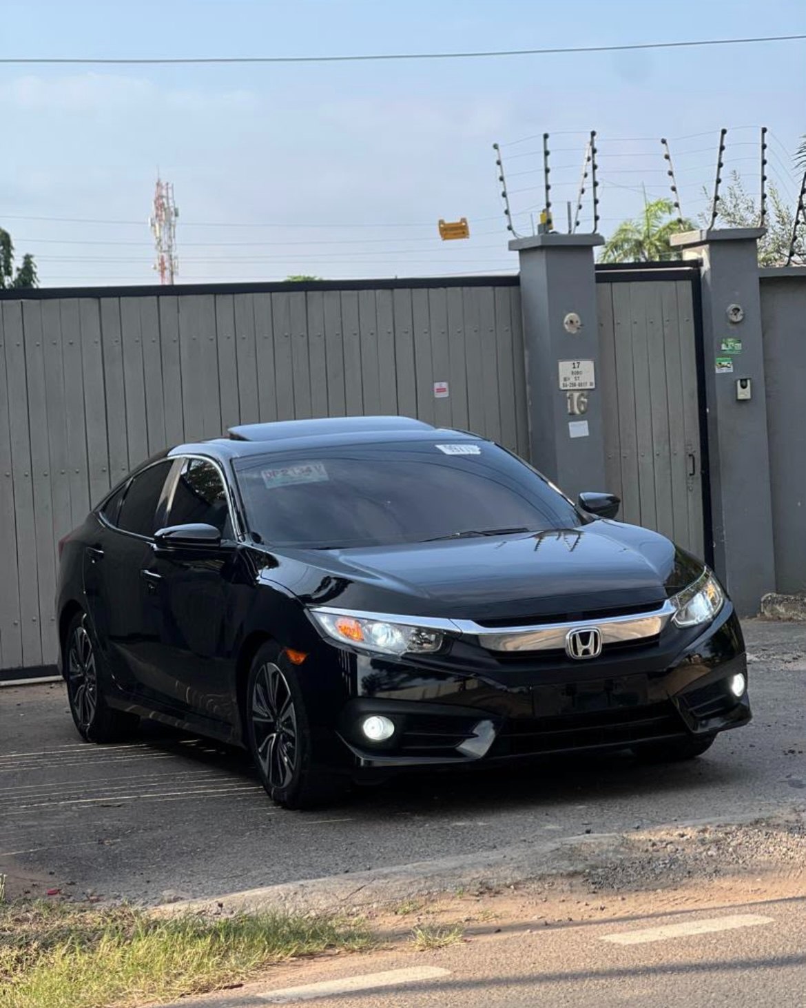 Honda civic touring 4dr sedan(1.5l4cyl)2017