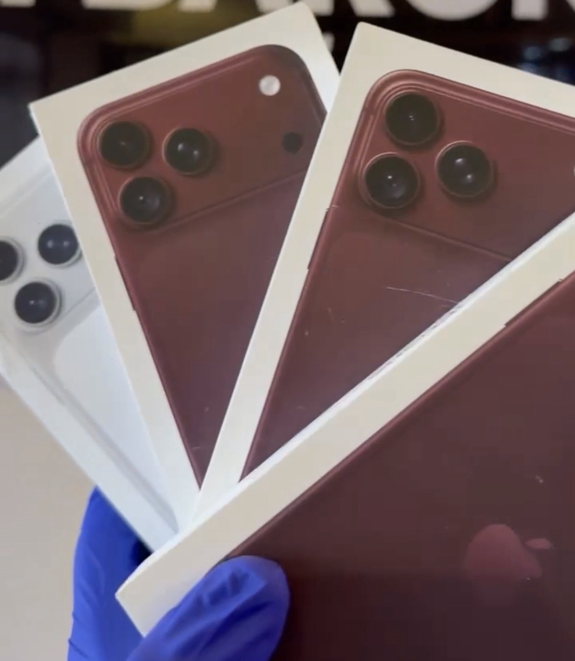 Iphone 18pro max 256gig & 512gig physical sim unlocked fresh in box 📦 available