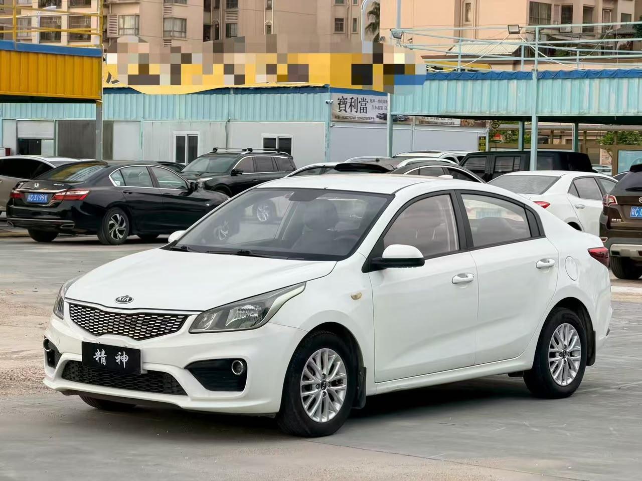 2017 kia k2, 1.4l, 80,000 km