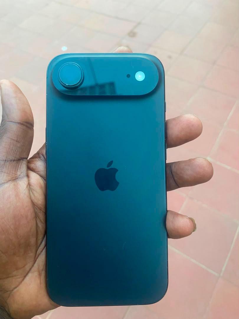 Iphone air 256 esim unlocked 100%