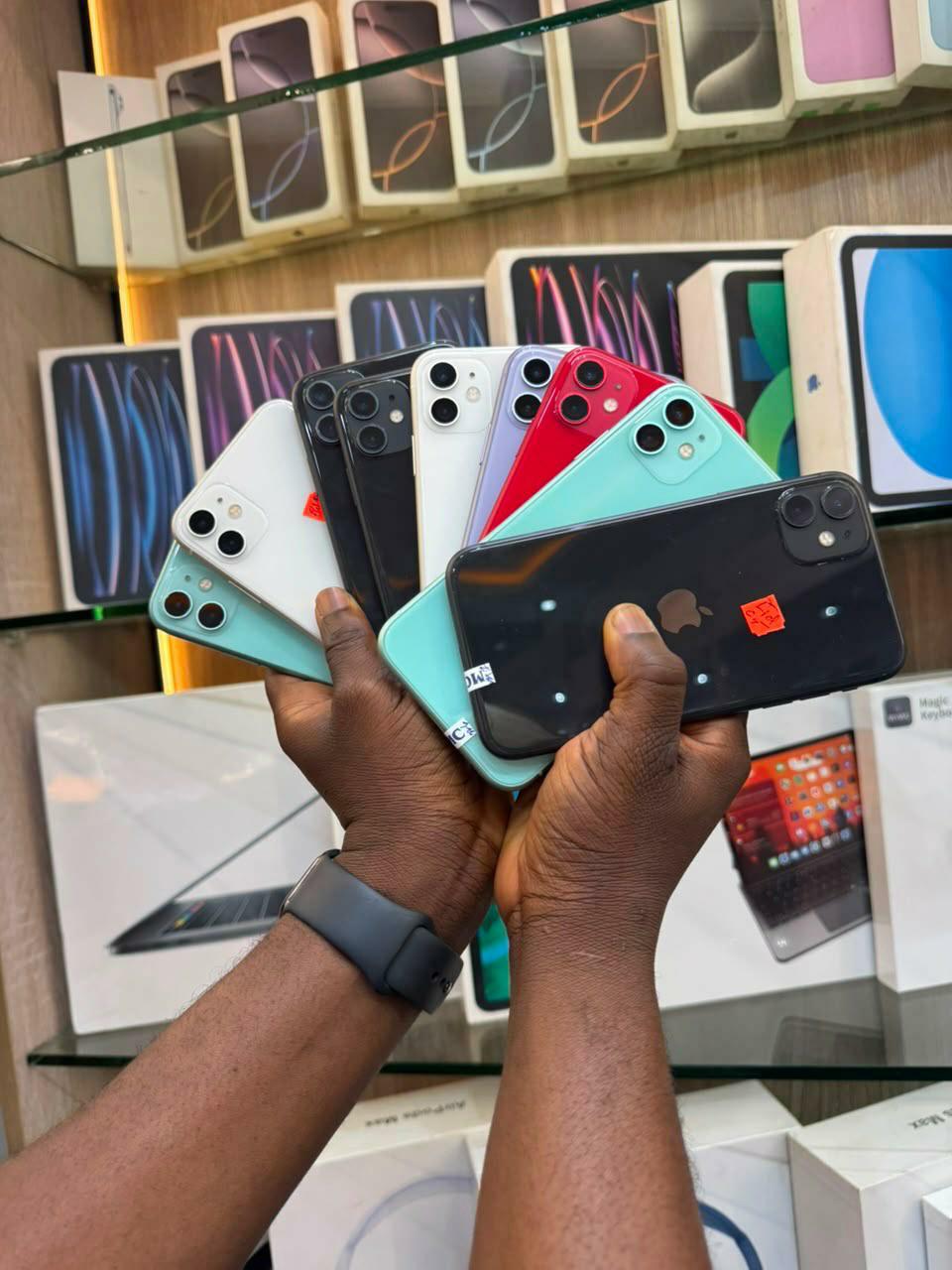 Iphone 11 storage: 128gig