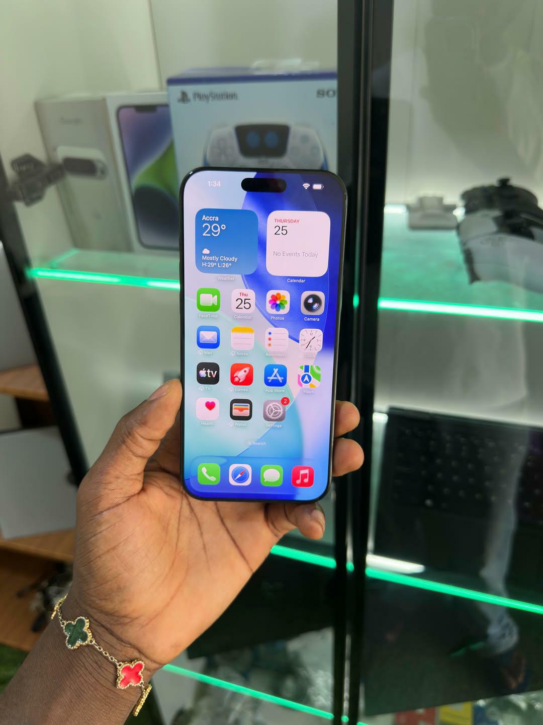 16pro max 256 esim locked battery health 98%🔋