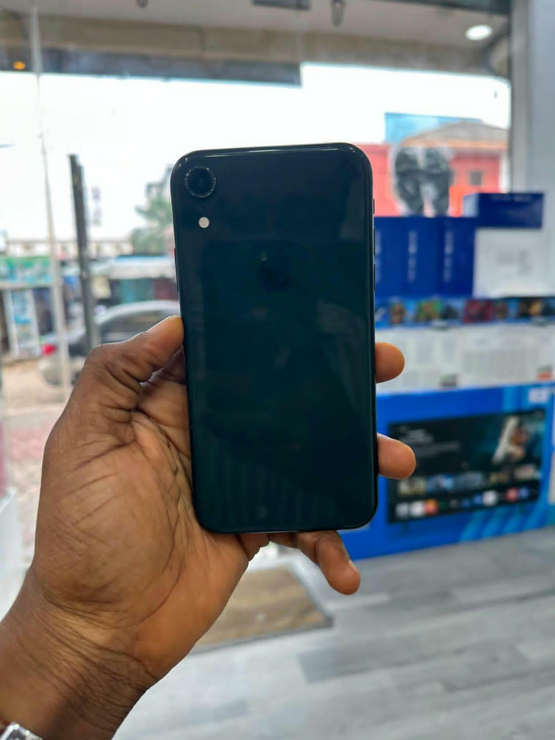 Quick sale 🔥iphone xr 64gbtemporal unlocked || bh: 90