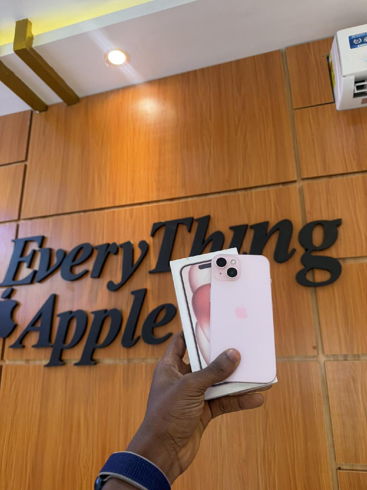 Iphone 15128gbfactory unlocked bh94