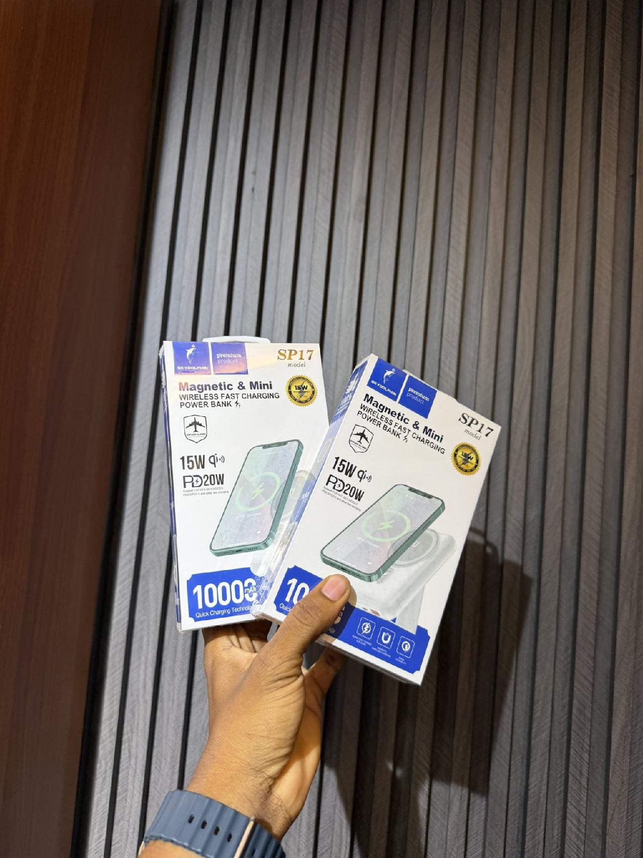 Magsafe wireless power bank10,000mah portable, fast charging with kickstand