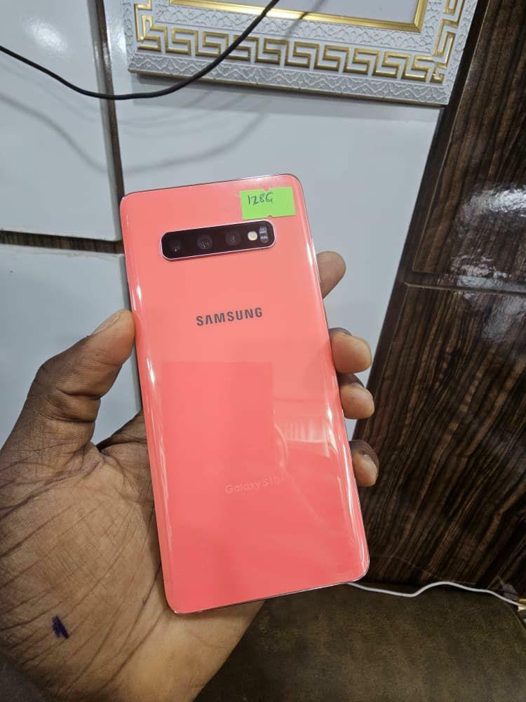 Samsung galaxy s10 plus128gb by 8gb ram uk standard 🇬🇧 225k flatserious buyer dm