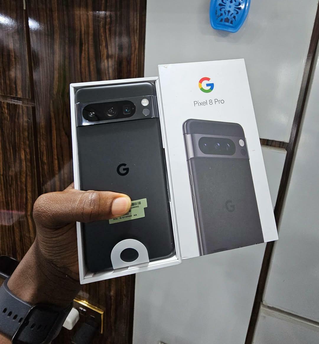 Brand new ( open box 📦)google pixel 8 pro512gb by 12gb ram physical sim plus e-s