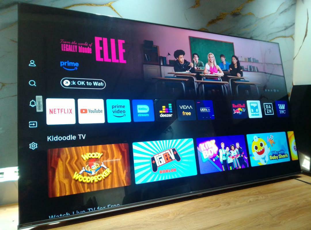 Hisense 65" q6 qled 4k tv for sale ( slightly negotiable)