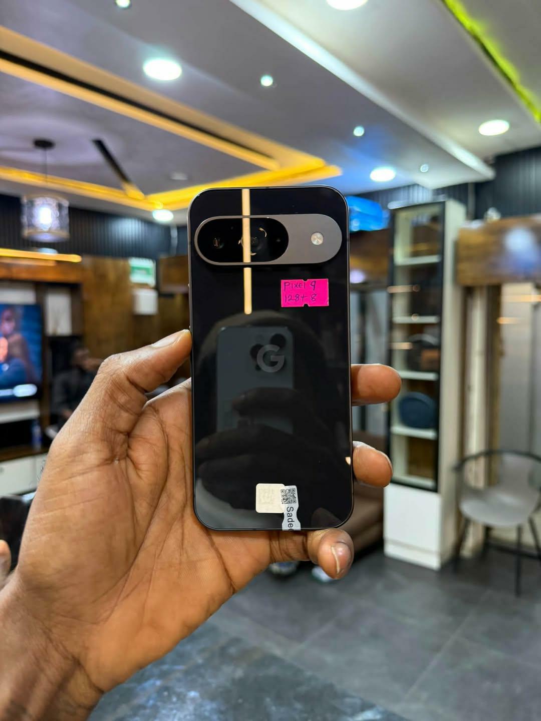 Google pixel 9 128gb in good condition