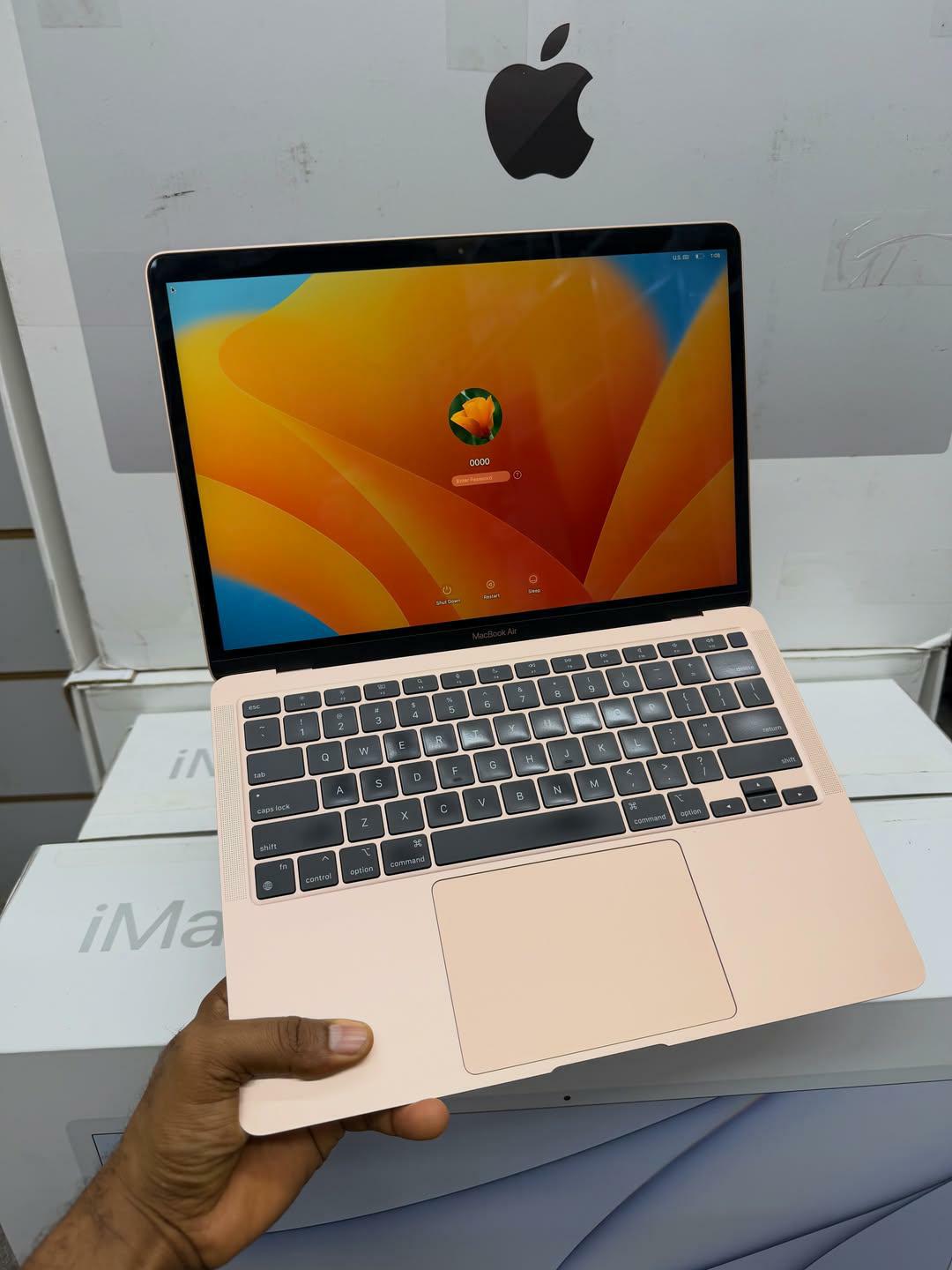 Macbook air 202013-inch with m1-chipram:8gbssd:256g
