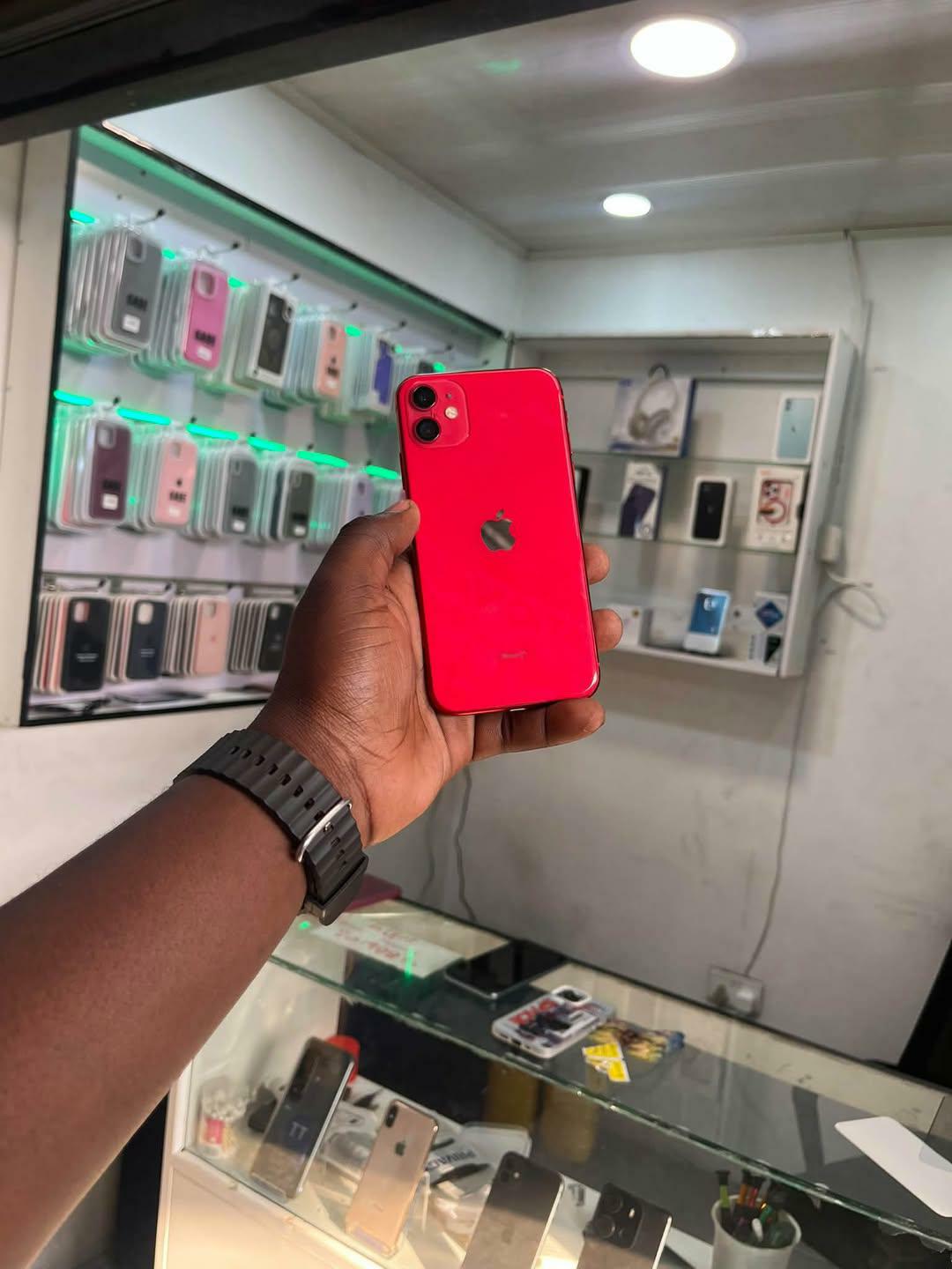Quick sell ✅11 128gb11 pro 128gb13 128gb k6,500b/h100-95 swap’s are welc