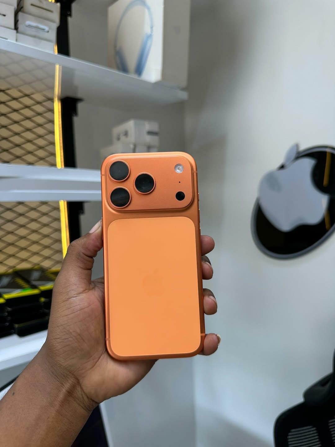Iphone 17 pro 256gb dual esim bh:98%