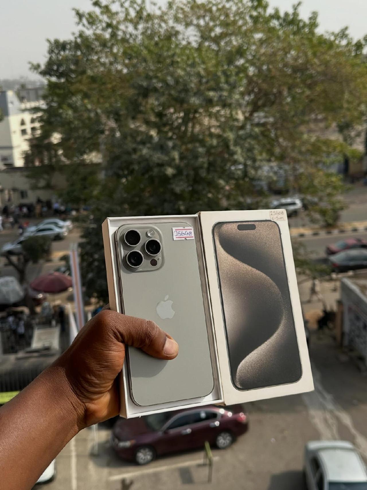 Iphone 15 pro max 256gb bh88
